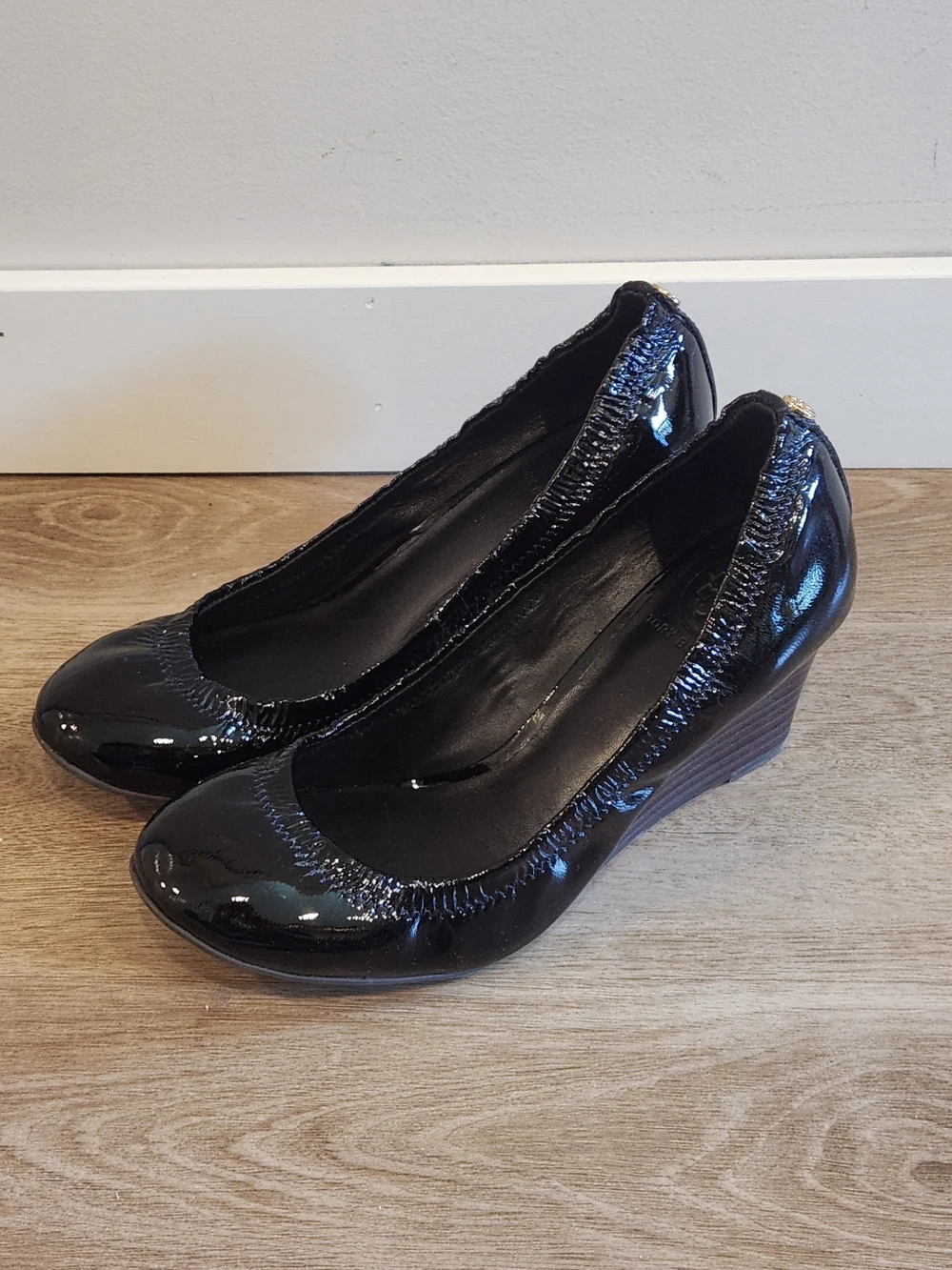 EUC Tory Burch Eddie Black Patent Leather Round Toe Ballet Wedge 7.5 Balletcore